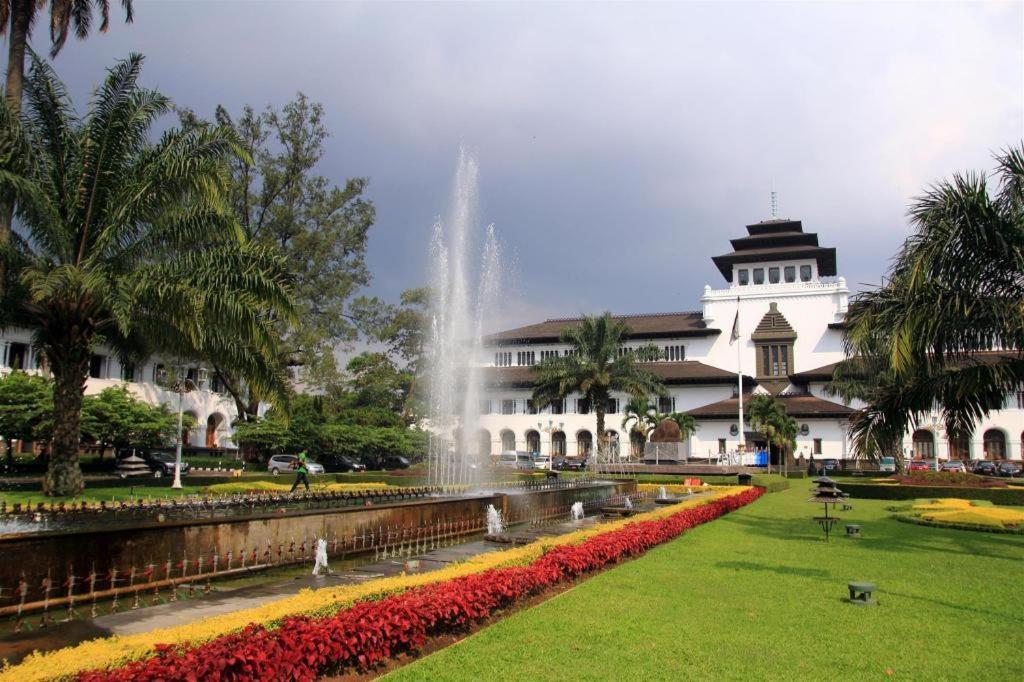 Hotel Unik Bandung Exterior photo